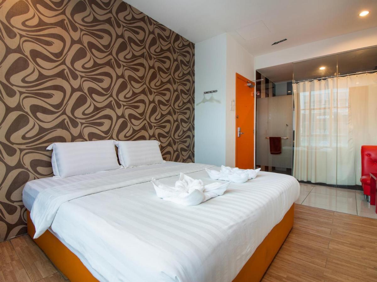 1 Hotel Taman Connaught Kuala Lumpur Exteriör bild