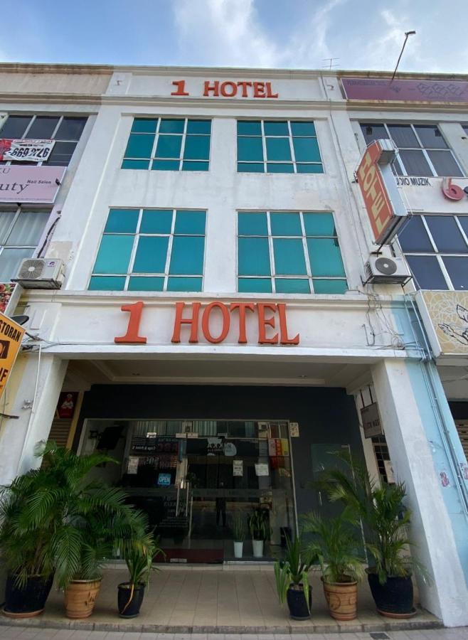 1 Hotel Taman Connaught Kuala Lumpur Exteriör bild