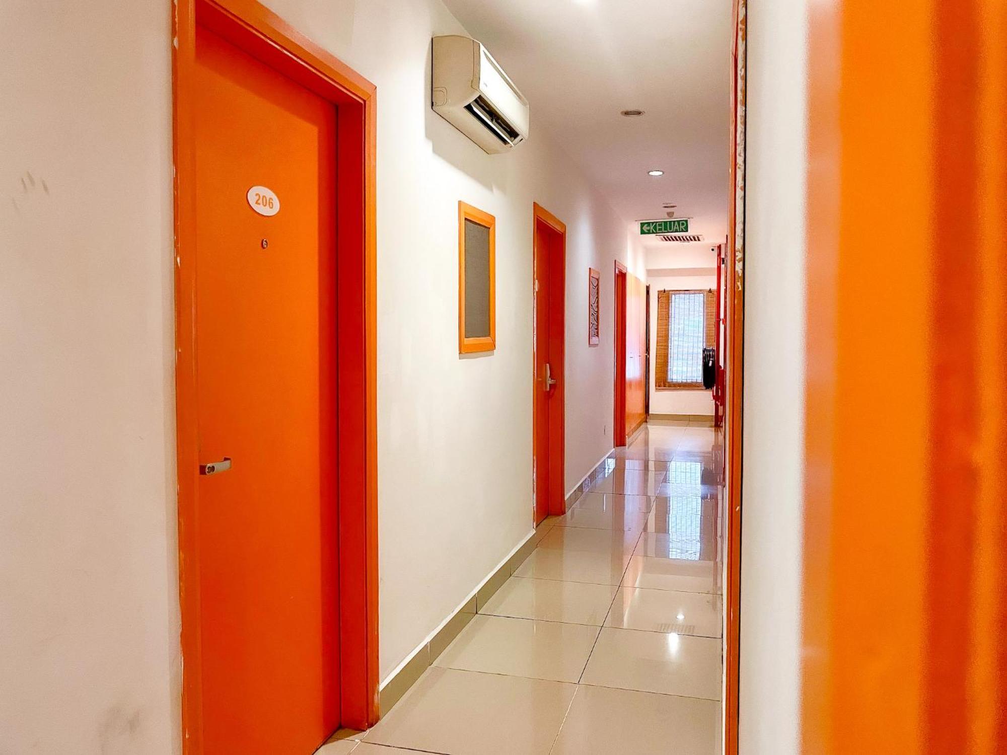 1 Hotel Taman Connaught Kuala Lumpur Exteriör bild