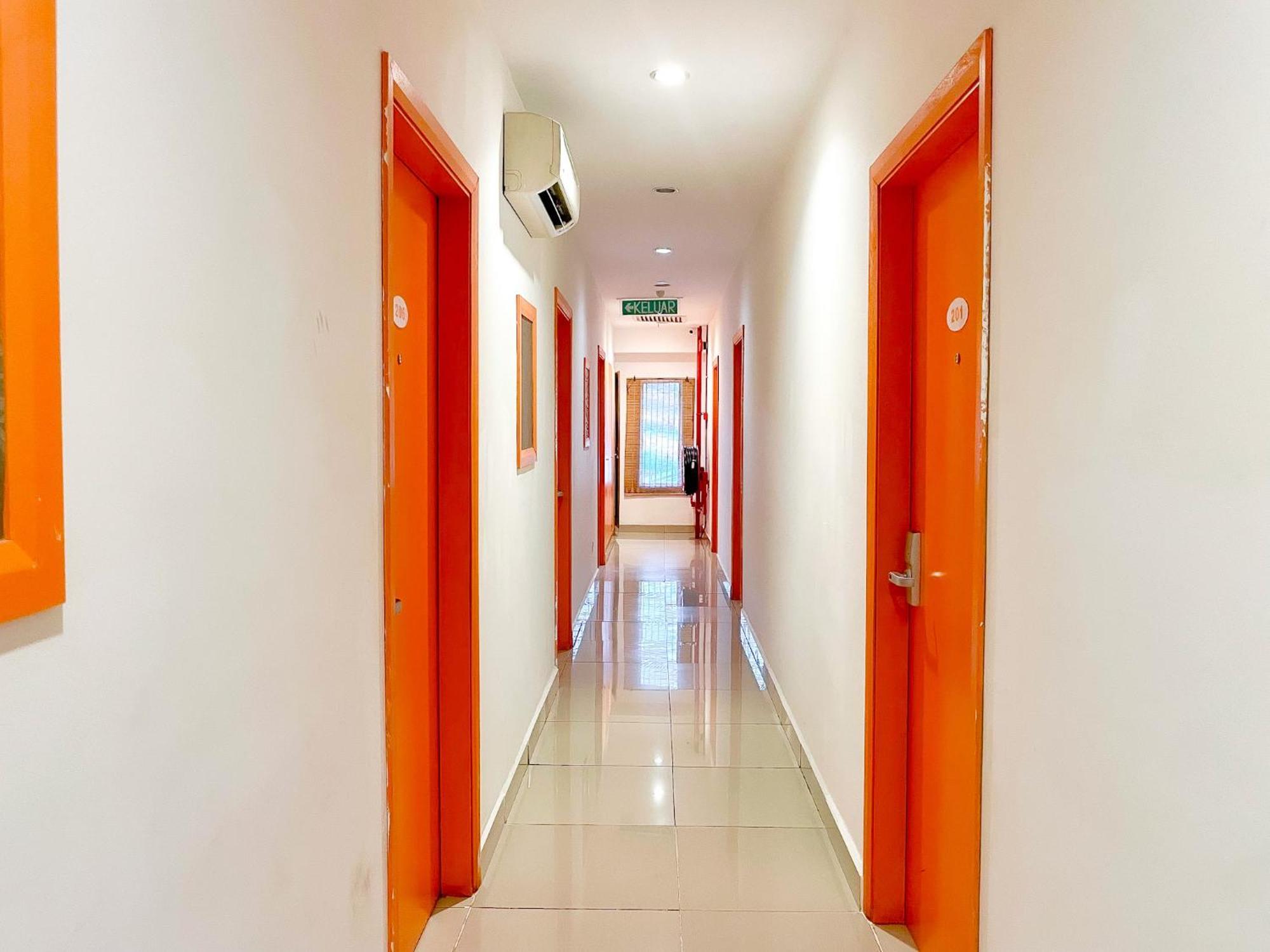 1 Hotel Taman Connaught Kuala Lumpur Exteriör bild