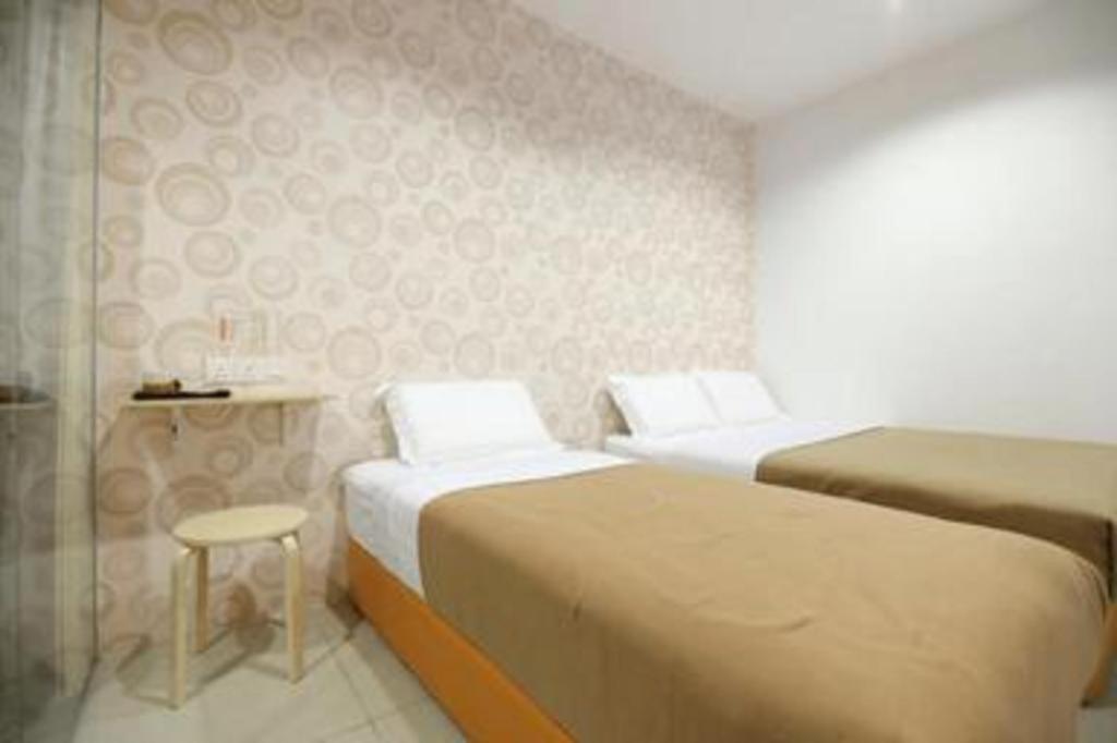 1 Hotel Taman Connaught Kuala Lumpur Exteriör bild