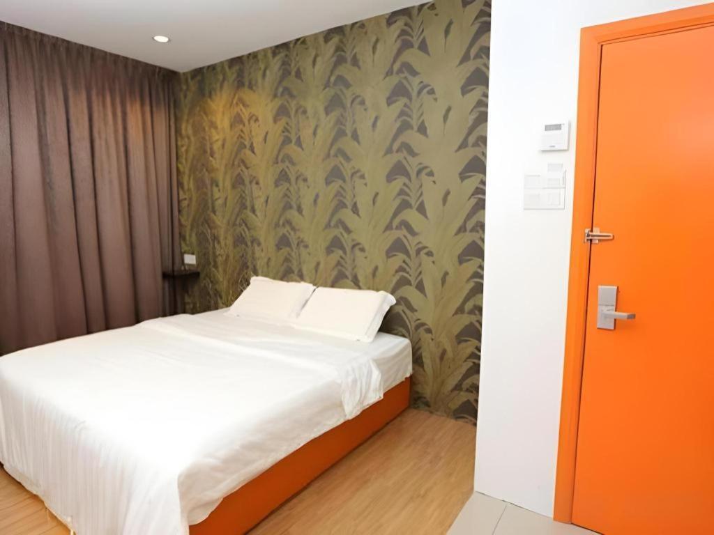 1 Hotel Taman Connaught Kuala Lumpur Exteriör bild