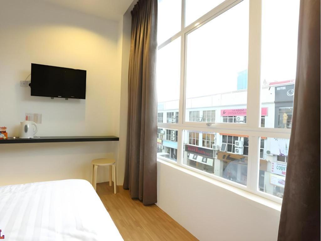 1 Hotel Taman Connaught Kuala Lumpur Exteriör bild