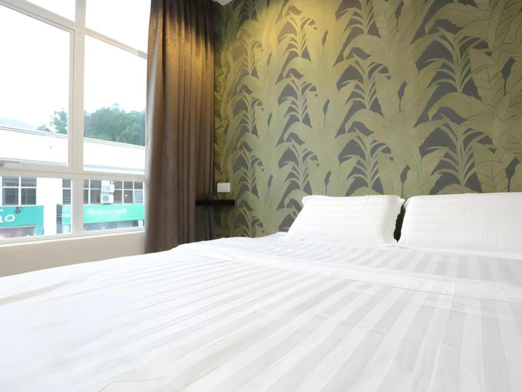 1 Hotel Taman Connaught Kuala Lumpur Exteriör bild