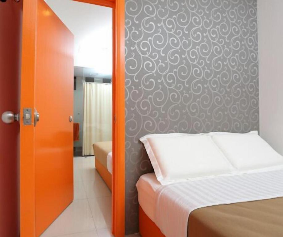 1 Hotel Taman Connaught Kuala Lumpur Exteriör bild