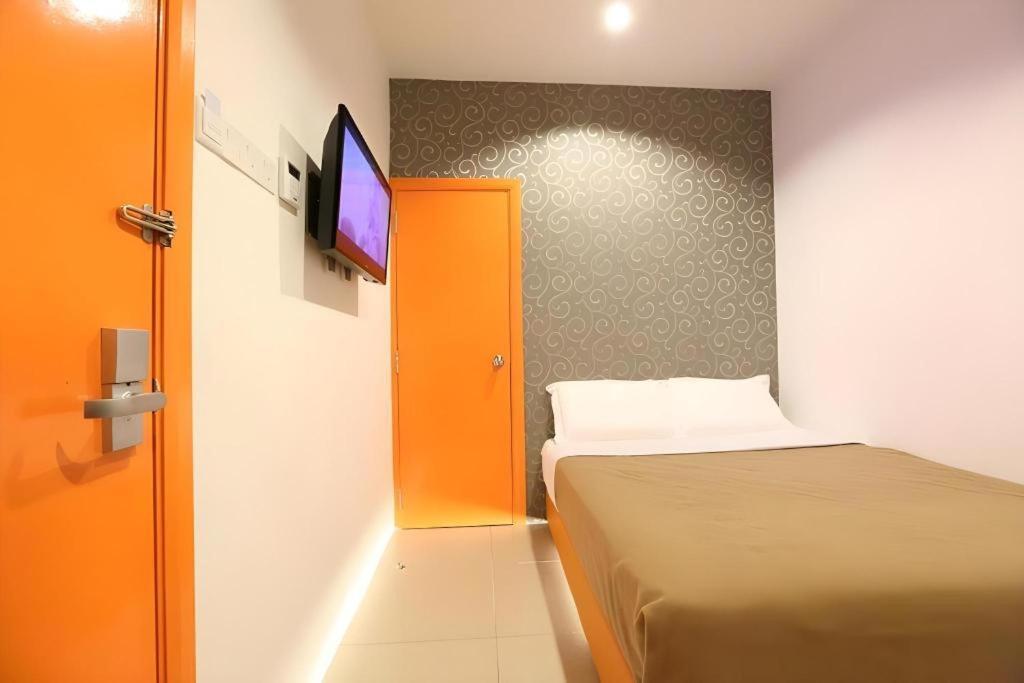 1 Hotel Taman Connaught Kuala Lumpur Exteriör bild