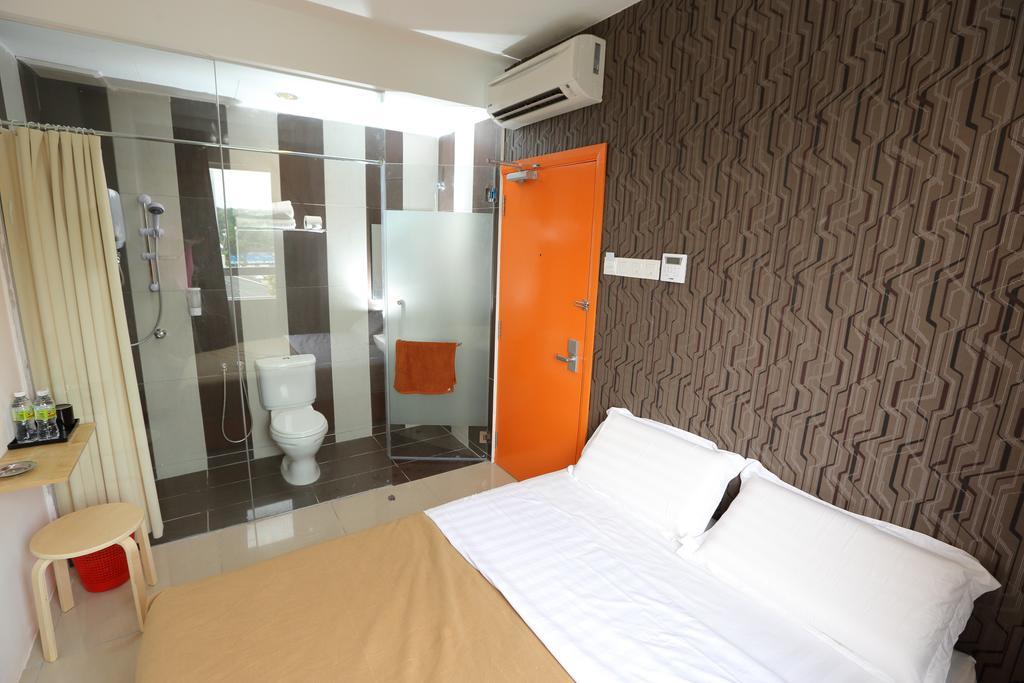 1 Hotel Taman Connaught Kuala Lumpur Exteriör bild